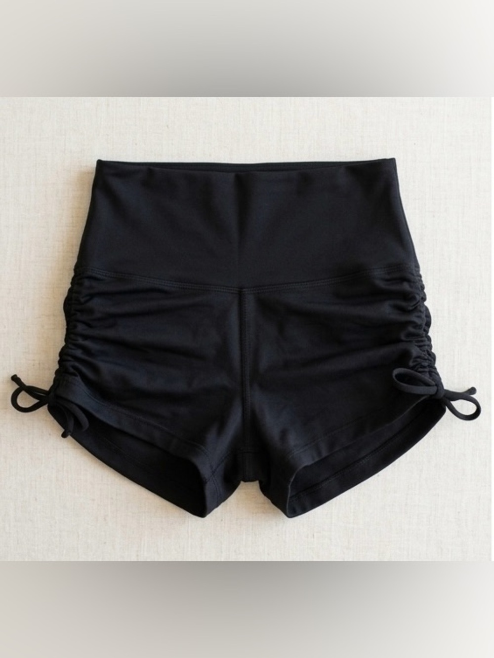 ✨ Mika Yoga Wear Michaela Shorts - Black - Size M ✨